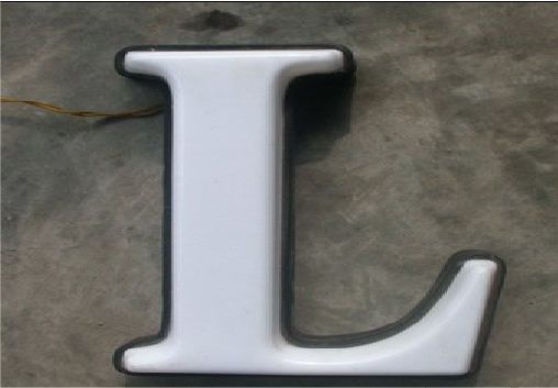师宗亚克力发光字是什么材质？